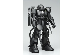 ガンダムと「mastermind JAPAN」　アパレルコラボでプラモ“PGザクII”も発売 画像