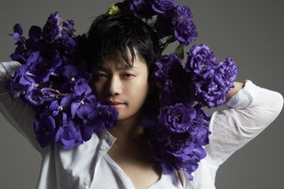 声優・福山潤、“露出度高めでアバンギャルド”な撮り下ろし満載！「TVガイドVOICE STARS」 画像