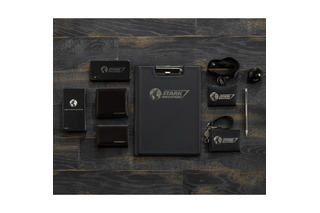 「アベンジャーズ」トニー・スタークの会社“STARK INDUSTRIES”の社員気分を味わえるグッズ登場！ 画像