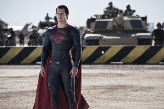スーパーマンとバットマンの共演は予告されていた　「マン・オブ・スティール」映像の秘密 画像