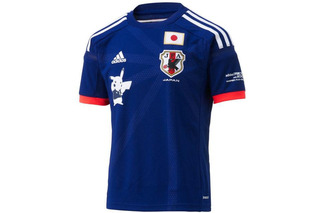ピカチュウが胸に輝く「サッカー日本代表レプリカユニフォーム」発売　　 画像