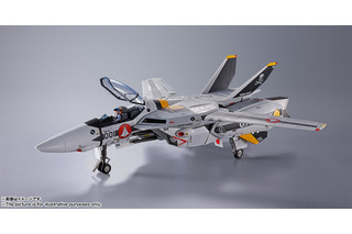 「超時空要塞マクロス」ロイ・フォッカーのVF-1S、“DX超合金”でフィギュア化！ 変形＆アクション機構に注目 画像