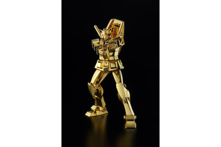 「機動戦士ガンダム」RX78-2ガンダム＆シャア専用ザクIIが純金像に！ 価格は2,640万円 画像