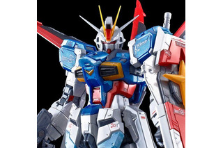 「ガンダムSEED DESTINY」フォースインパルス、“チタニウムフィニッシュ”でガンプラ化！ “航空機”として捉えたフォースシルエットに注目 画像