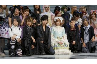 男装モデル・AKIRAがイベント開催 「黒執事」のエンディングテーマを披露 画像