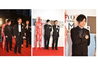 梶裕貴さん、巨人くんレッドカーペットに登場　東京国際映画祭を「進撃の巨人」が進撃 画像