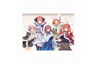 「五等分の花嫁∬」ぽかぽかの冬服とカジノディーラー姿がキュート ブランケットとクッションが登場 画像