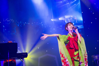 花澤香菜、“ポーカーフェイスじゃいられない”ライブ開催！「Live 2022“Pokerface”」公演レポ 画像