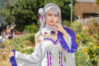 【コスプレ】「リゼロ」銀髪を靡かせたエミリアの姿が麗しい！注目レイヤー・緑埜【写真8枚】 画像