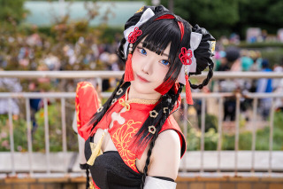 【コスプレ】月ノ美兎チャイ衣装コスがめちゃ可愛い！ 注目レイヤー”えびせんべい”渾身の自作衣装とハイクオリティウィッグも必見！ 【写真8枚】 画像