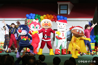 「横浜アンパンマンこどもミュージアム」クリスマスイベント開催！ しょくぱんまん、ばいきんまんがサンタやトナカイに♪ 　 画像