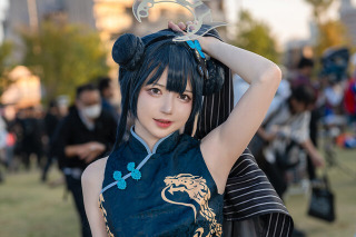 【コスプレ】チャイナドレスを着たスラリとした優美な姿はトップの威厳十分！　「ブルアカ」竜華キサキのコスプレイヤーに注目 画像