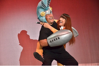 ウルトラマンと初共演の北斗晶、バルタン星人になった佐々木健介に圧勝 画像