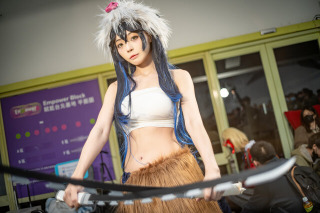 【コスプレ】「鬼滅の刃」伊之助が女体化！ いつもの露出度なのに長髪と胸にサラシを巻いた姿にドギマギ【画像8枚】 画像