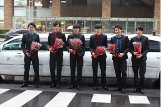 乙女ロードにリムジン、イケメンが赤いバラをプレゼント　「ボーイフレンド（仮）」2周年記念 画像
