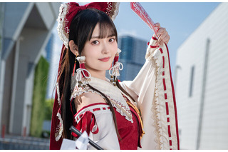 【コスプレ】人気声優の上坂すみれも登場！豪華モデル陣による美しさが圧巻、博麗神社例大祭開催のファッションショー特別レポ第1弾【写真36枚】 画像