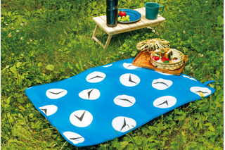 「ドラえもん」の“タイムふろしき”がピクニックシートに！座り心地抜群＆防水素材で便利♪ 画像