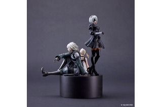 「NieR」2B＆“Replicant”の主人公＆白い少女(フィオ)が夢の共演…！ 15周年記念のグッズBOXが登場 画像