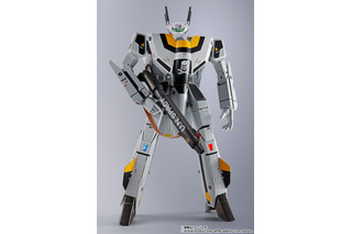 「超時空要塞マクロス」ロイ・フォッカーのバルキリーが再び！“マニュアル大事にしてる奴は..早死にするぞ！” TV版を再現できる追加パーツも 画像