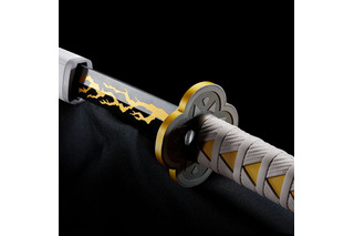 「鬼滅の刃」我妻善逸の日輪刀、約1/1サイズで立体化！ “雷の呼吸 壱ノ型 霹靂一閃”― 鞘付きで抜刀ギミックも楽しめる 画像