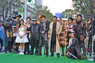 松坂慶子が黄金騎士とグリーンカーペットに　東京国際映画祭に「牙狼～蒼哭ノ魔竜～」 画像