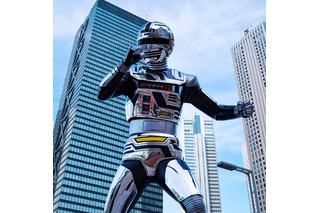 蒸着せよ！初代「宇宙刑事ギャバン」40cmのド迫力フィギュア再び！25個のLEDで全身が発光 画像