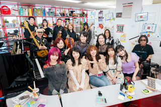 「鬼滅の刃」「SAO」「ガンダムSEED」ファン必見！ 梶浦由記×LiSA×FictionJunctionがNHK「tiny desk concerts JAPAN」で奇跡の共演！  名曲を特別アレンジで 画像