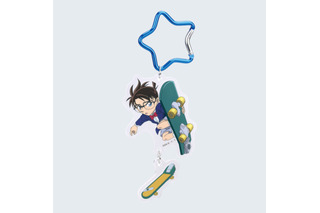 コナン＆スケボー、灰原＆APTX4869のアクリルチャームがかわいい♪ 「名探偵コナン」星型カラビナ付きのキーホルダー登場 画像