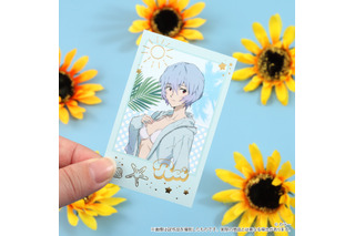 レイもアスカもカヲルも水着で夏っぽ♪ 「エヴァ」限定グッズが集結！「EVANGELION STORE SUMMER FES 2026 in AmiAmi」チケット風クリアカード特典も☆ 画像