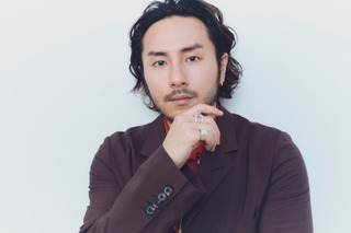 鈴木崚汰 “強いと思う人”は「母」　女性たちの策略が渦巻くTVアニメ「天幕のジャードゥーガル」インタビュー（９） 画像