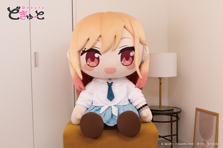 「着せ恋」で、でかすぎる…!! 制服姿の海夢が「超特大ぬいぐるみ」になって登場 画像