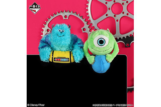 「モンスターズ・インク」マイク＆サリーがモニターからチラリ♪ ぬいぐるみマスコットからブリスター付フィギュアまで一番くじで登場！ 画像