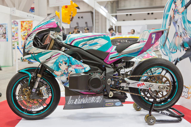 東京国際アニメフェアに初音ミク電動バイク TT零13 登場 | アニメ