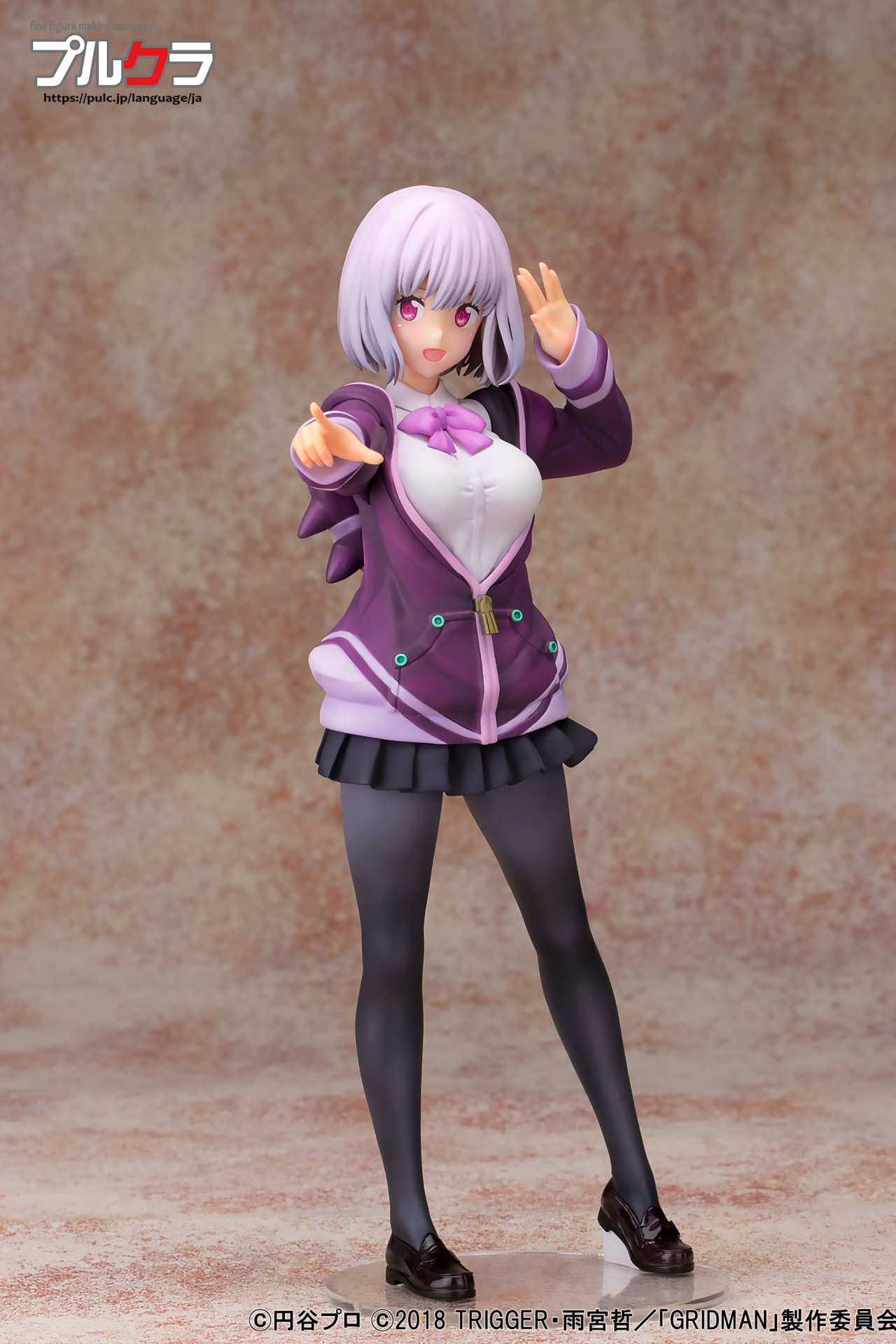 SSSS.GRIDMAN」“新条アカネ”着崩したパーカーから覗くBODYに釘付け 
