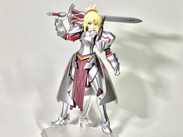 Fate」赤のセイバーことモードレッド、figmaで登場！ “不貞隠しの兜 