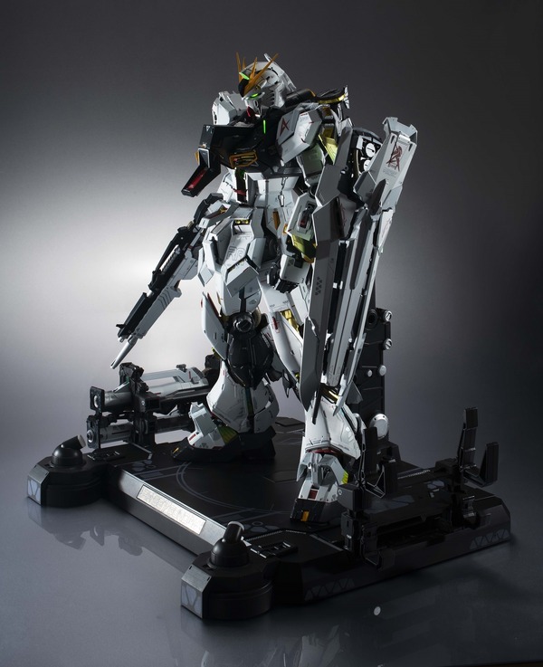 ガンダム 逆襲のシャア」RX-93 vガンダム、超高精密フィギュア登場 