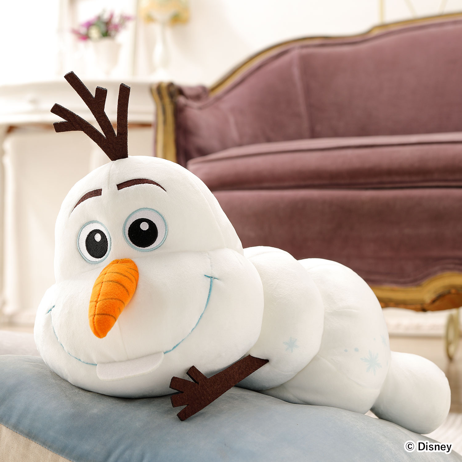 アナと雪の女王2」オラフと一緒に寝そべり！アナ＆エルサの雑貨も セガ  