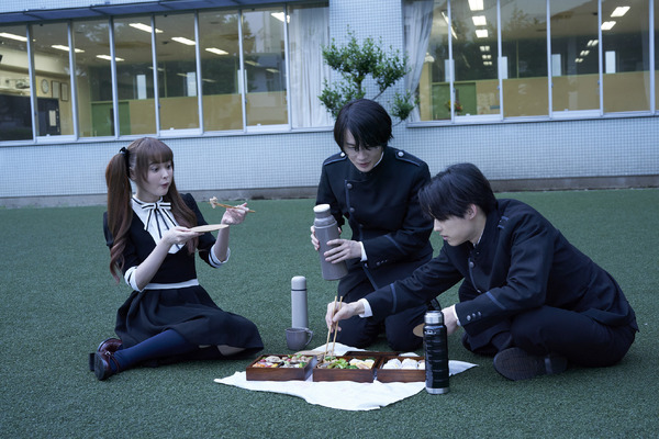 映画「ホリック xxxHOLiC」四月一日（神木隆之介）＆百目鬼（松村北斗 