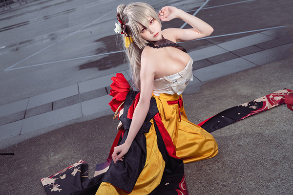 コスプレ】『アズレン』ジャン・バールのサラシを巻いた着物姿が凛々 