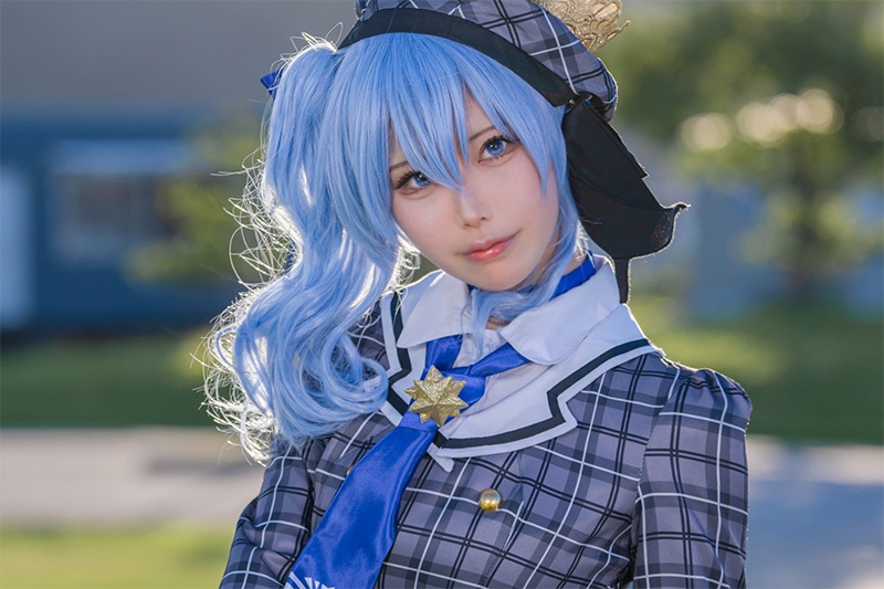コスプレ】「ホロライブ」星街すいせいが美しいアイドル衣装で参上 