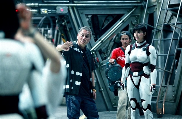 バグズ2号に潜入取材 精密セットで作り上げた映画「テラフォーマーズ