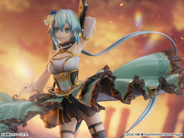 SAO」シノンの華奢なボディを包み込むボリューム感♪ フリルがふわり 