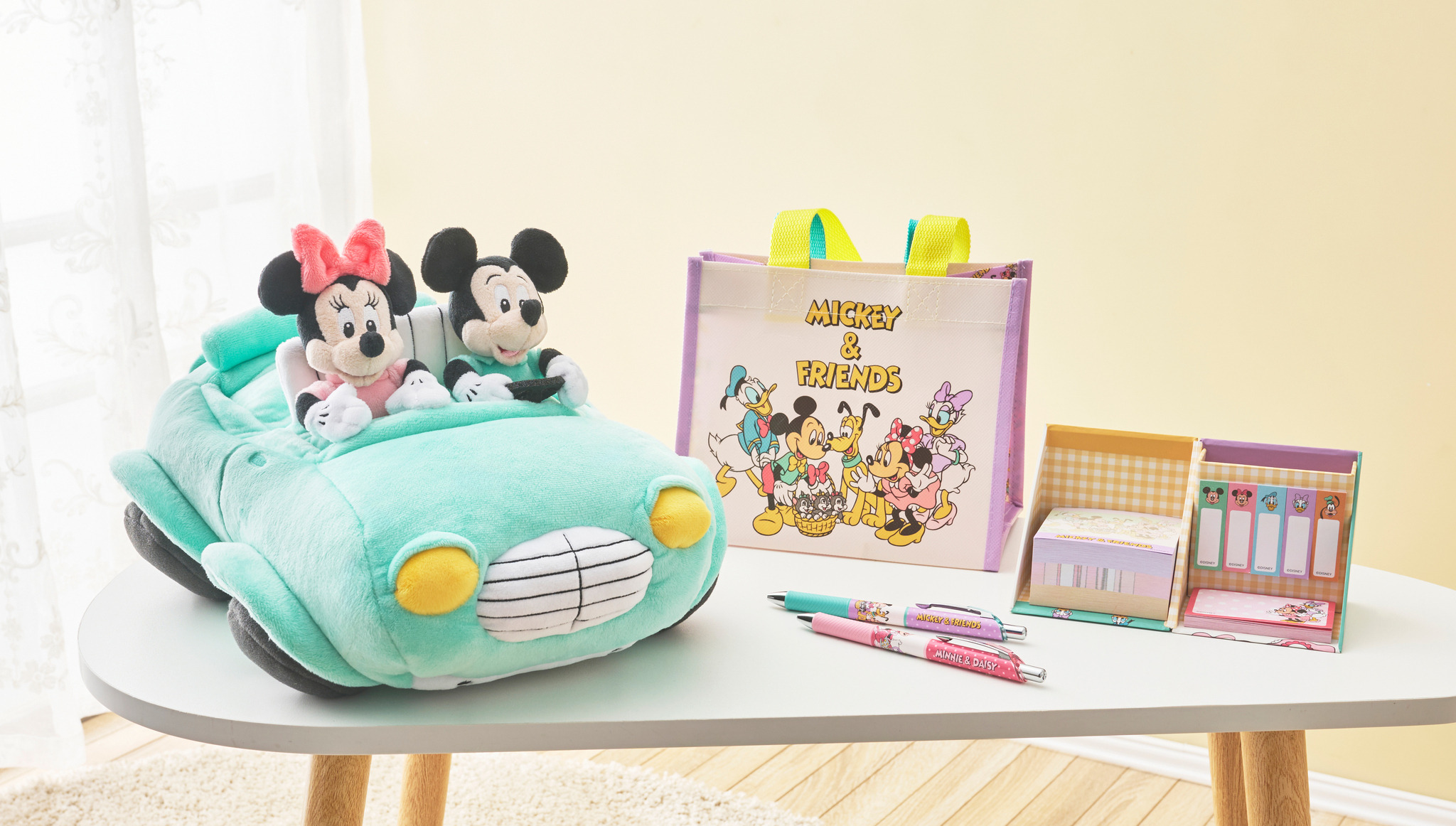 ミッキー＆フレンズ」のステーショナリーが登場！レトロアートな