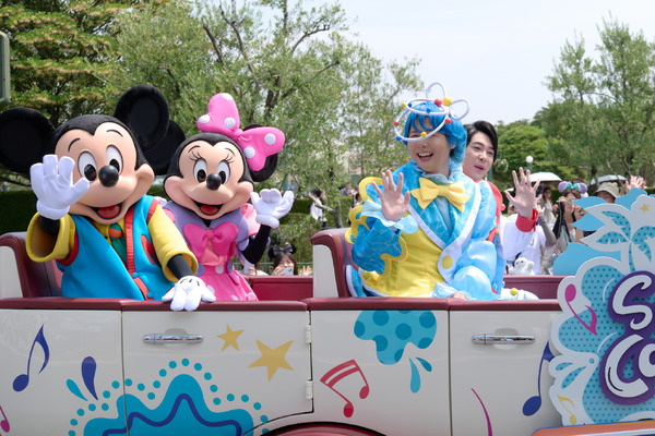 ミッキー＆ミニーとMrs. GREEN APPLEがパレード！東京ディズニーランド 
