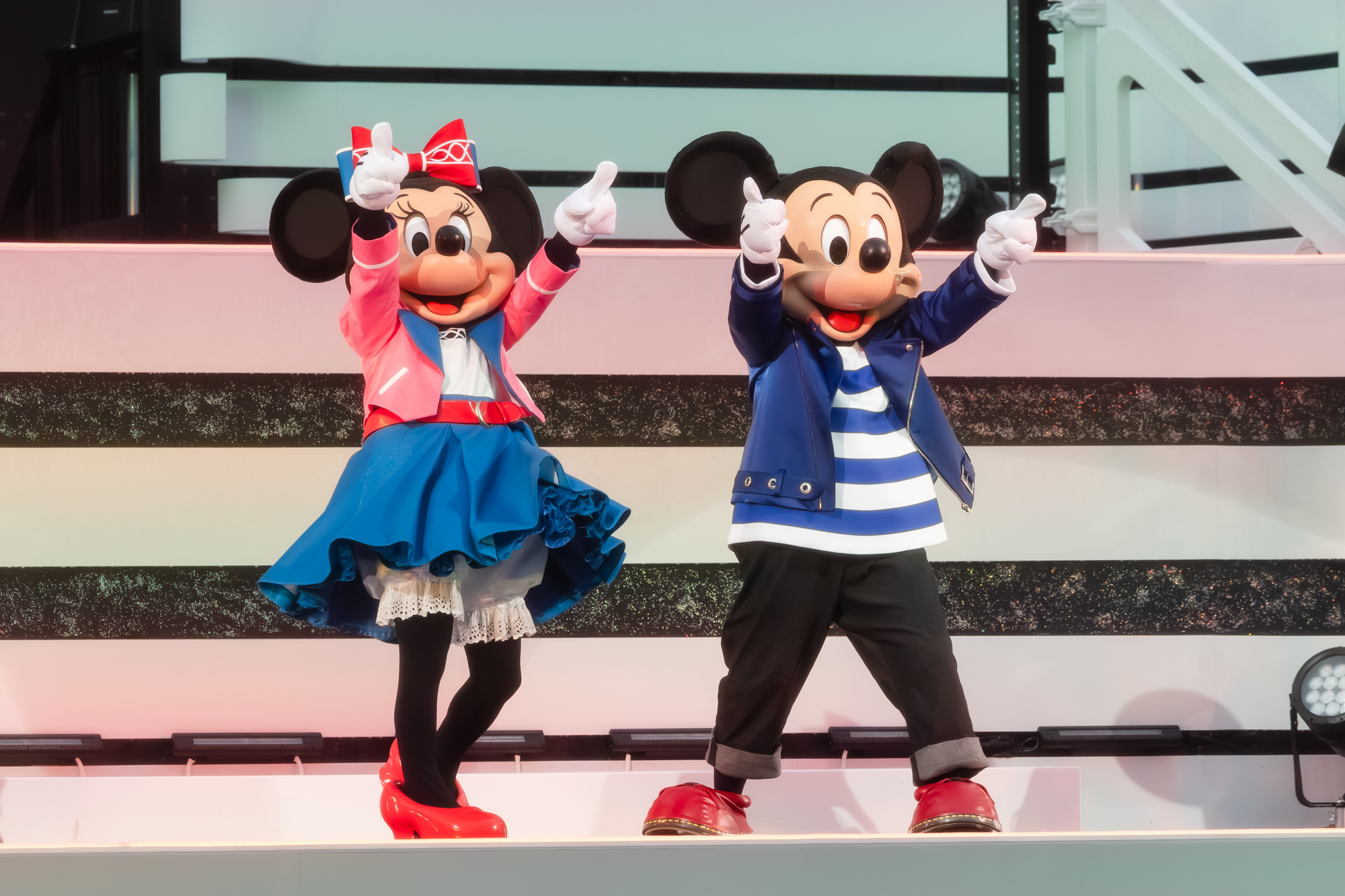 終演する「ビッグバンドビート」のイベントも開催中！暑さやわらぐ