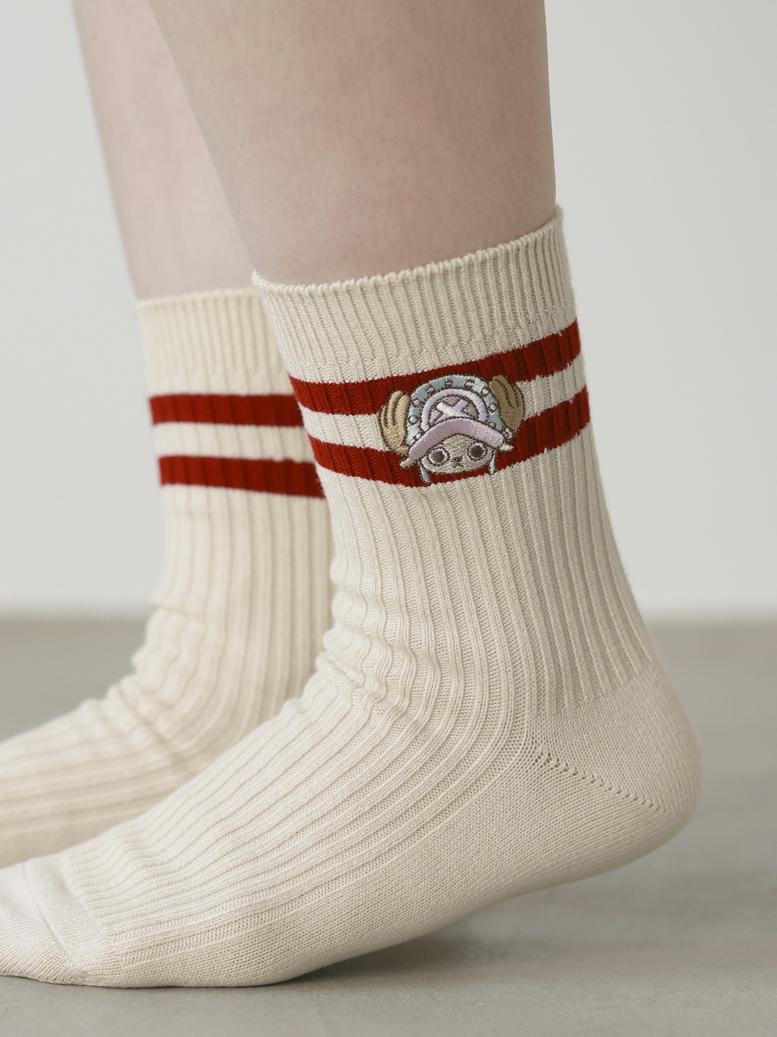 ワンピース」チョッパーの刺繍入り靴下が可愛すぎる！「靴下屋」コラボ