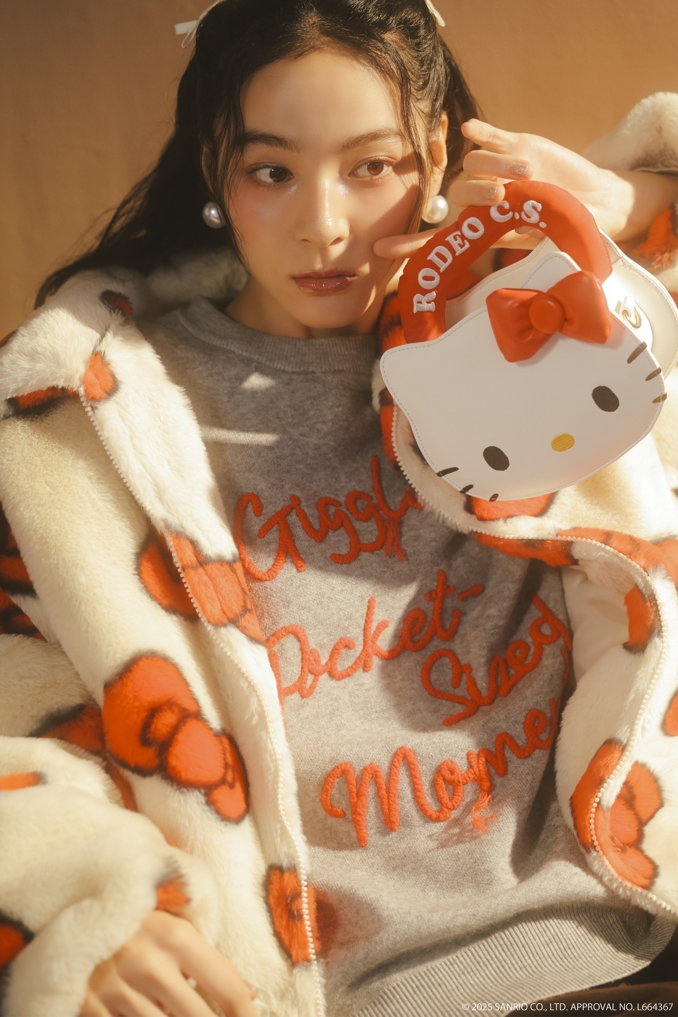 ハローキティドラモリコラボ サンリオ」キティ＆Adoコラボ“アドローザトルマリィ”がふわもこコート