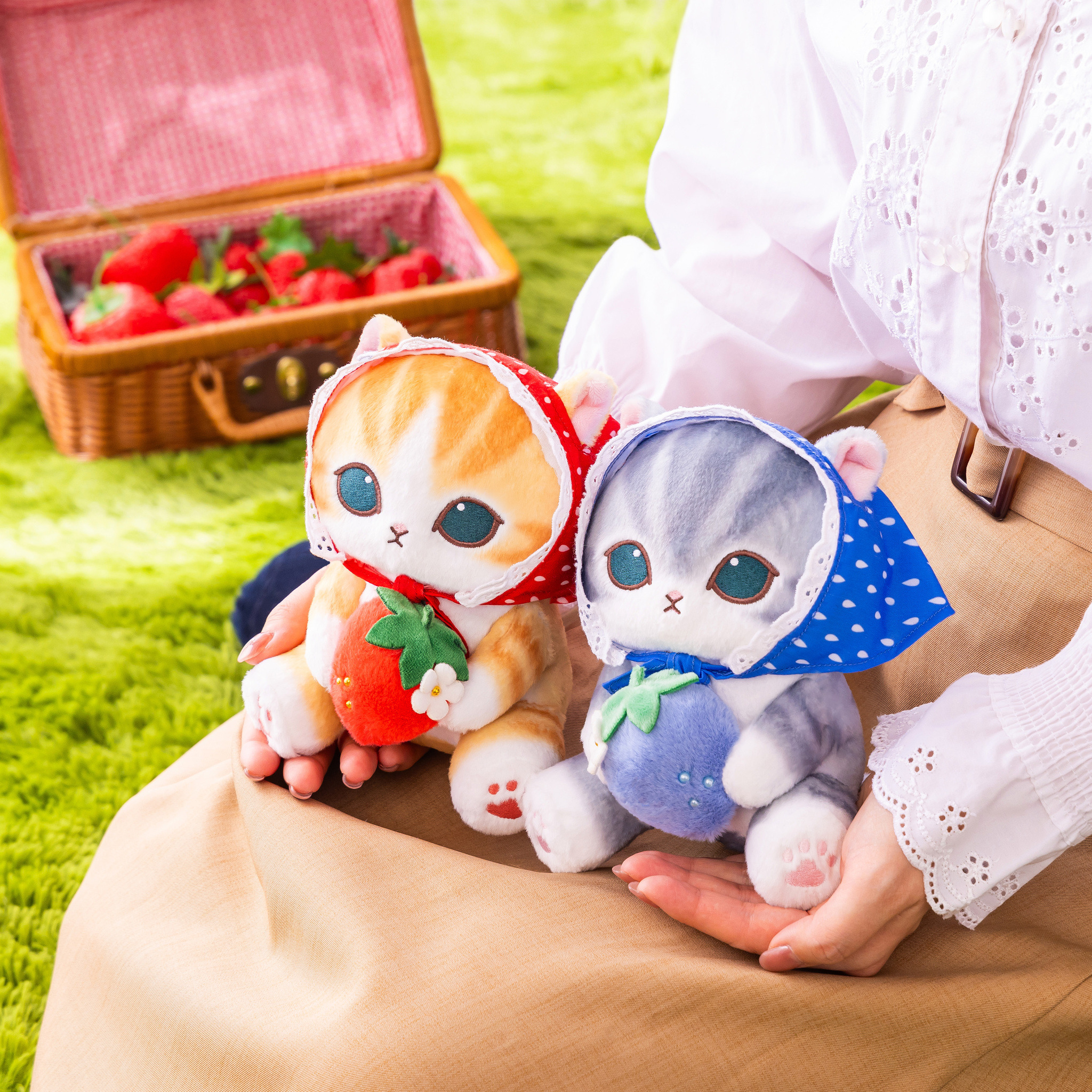 mofusand」苺にまみれて、にゃんとも幸せ…♪ 旬の苺をテーマに mofusand」苺にまみれて、にゃんとも幸せ…♪ 旬の苺をテーマに