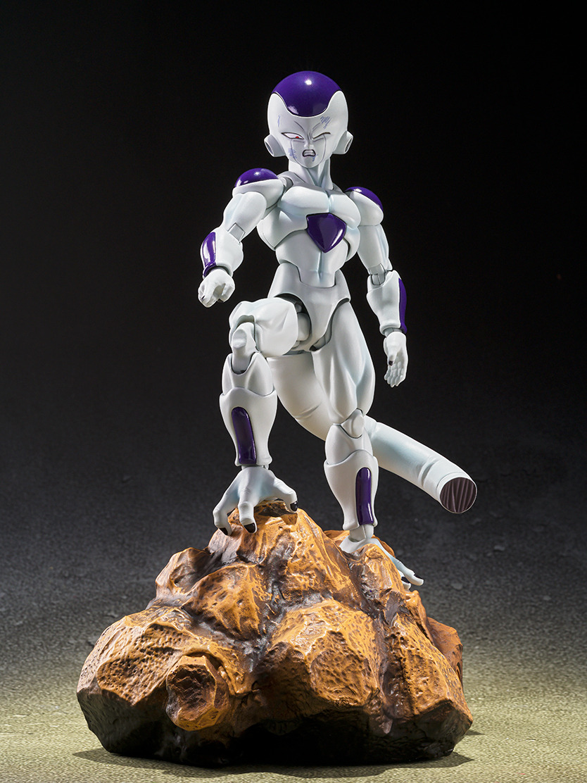 ドラゴンボールZ」フリーザ 第四形態が可動フィギュアに！表情パーツを