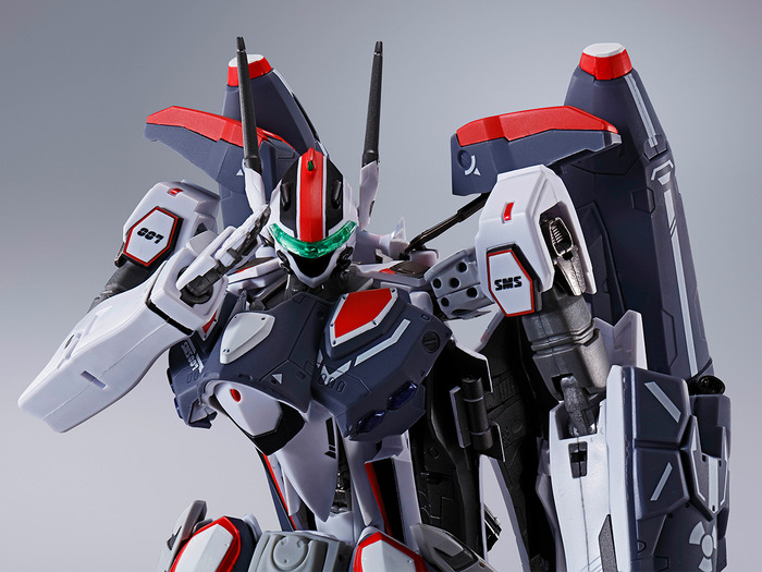 「DX超合金 VF-25F スーパーメサイアバルキリー（早乙女アルト機）リバイバルVer.」28,600円（税込）（C）2007 BIGWEST/MACROSS F PROJECT・MBS